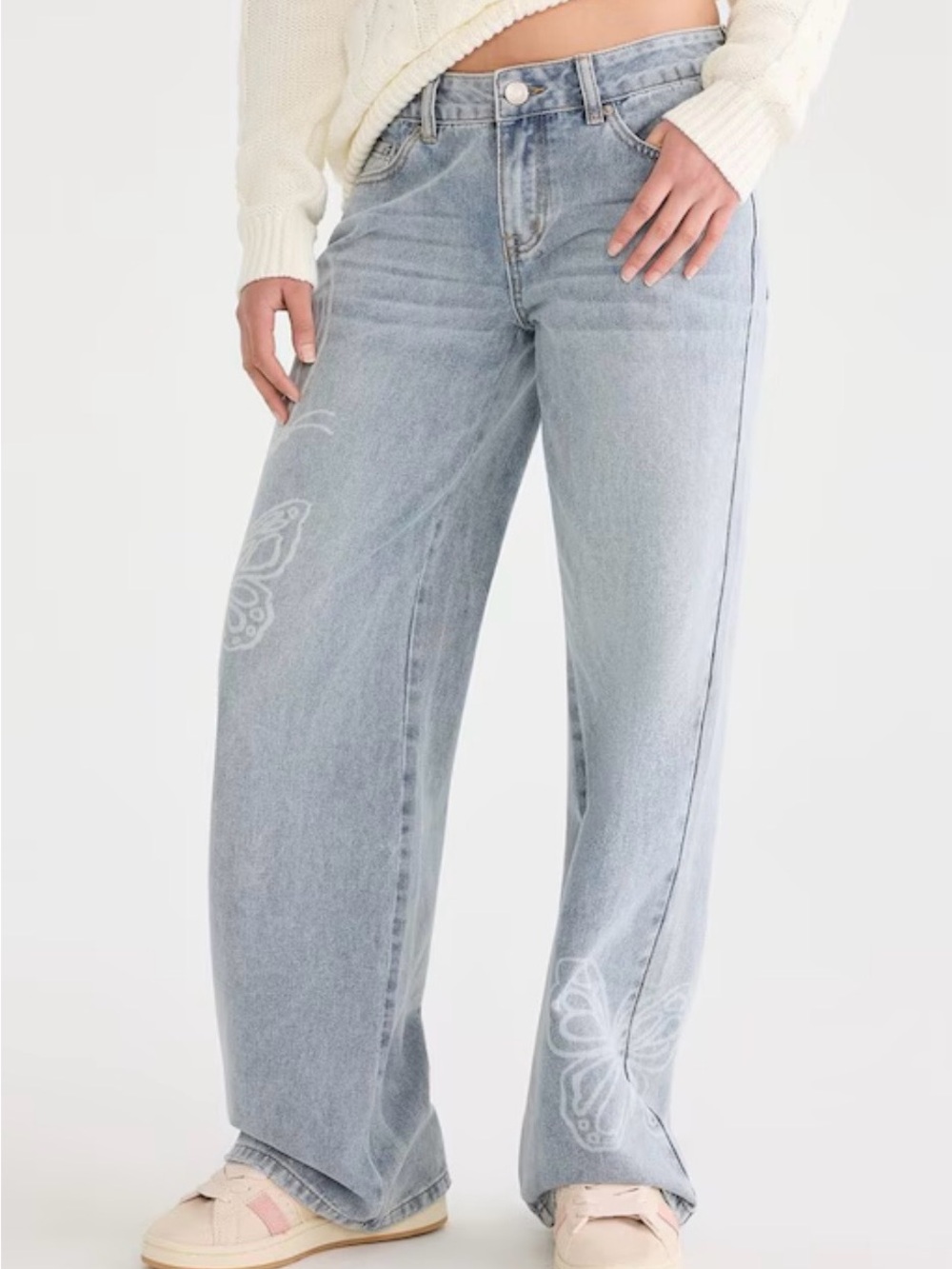 Aeropostale women’s Low-Rise Baggy Wide Leg Butterflies Jeans Size XS REG